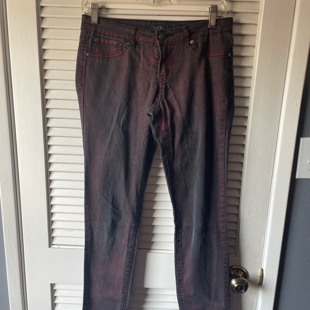 Jessica Simpson Classic Black Skinny Jeans with red undertones